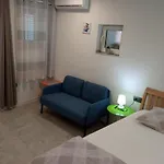 Studio Apartman & Rooms No1