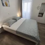 Studio Apartman & Rooms No1 Apartman *
