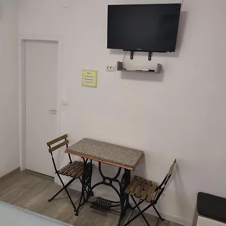 & No1 Zadar